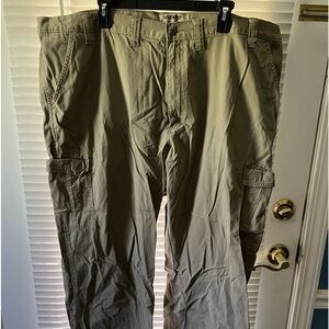 Very good condition Wrangler Authentics cargo pants.